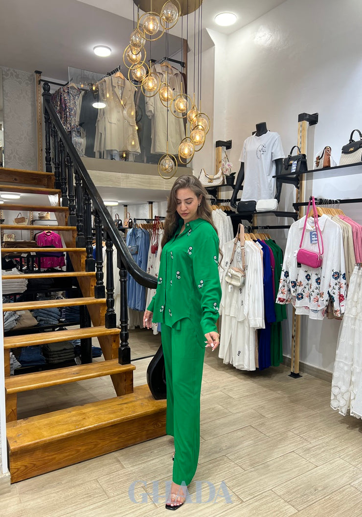 Ensemble chemise brodé & pantalon en vert gazon