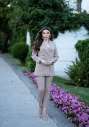 Ensemble tailleur : veste et pantalon en beige