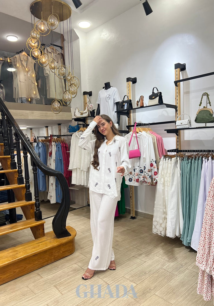 Ensemble chemise brodé & pantalon en blanc