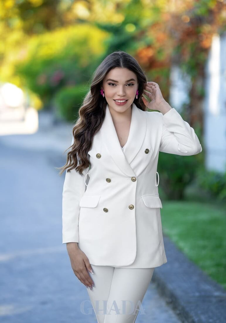 Ensemble tailleur : veste et pantalon en blanc cassé