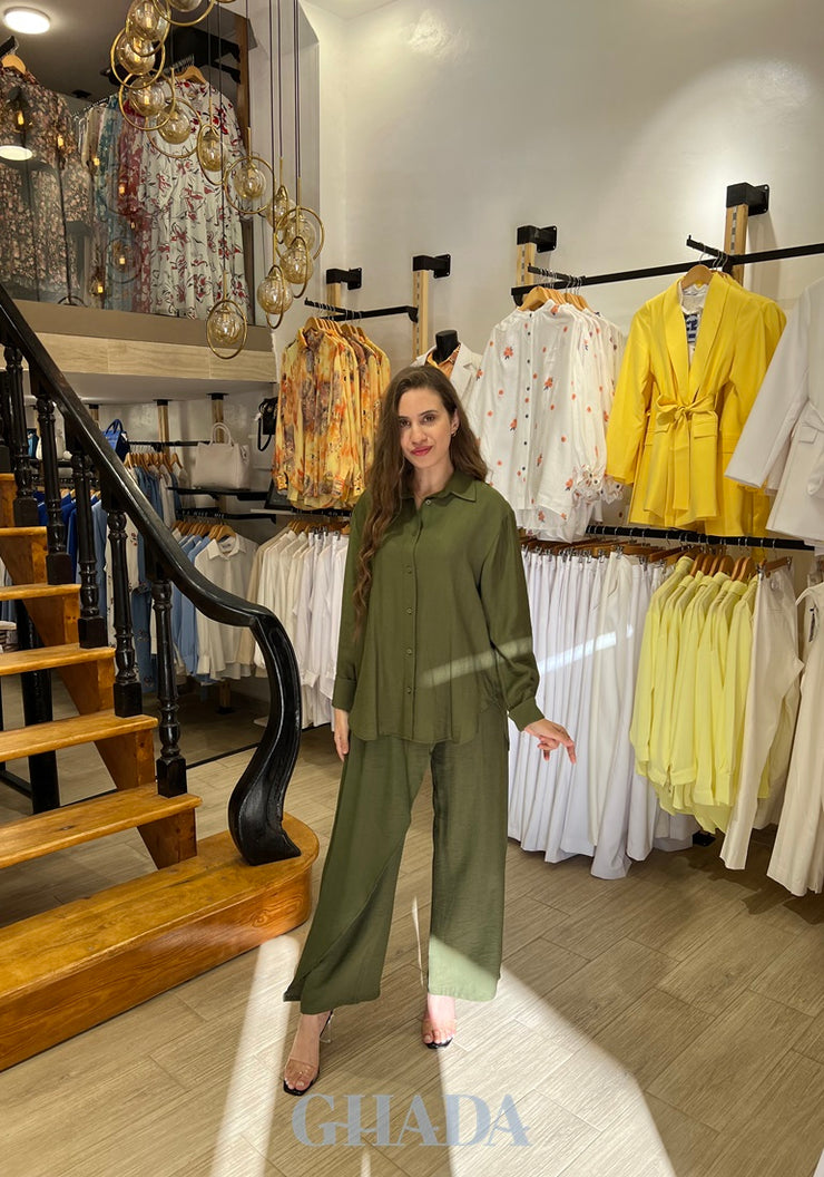 Ensemble chemisier et pantalon en vert kaki
