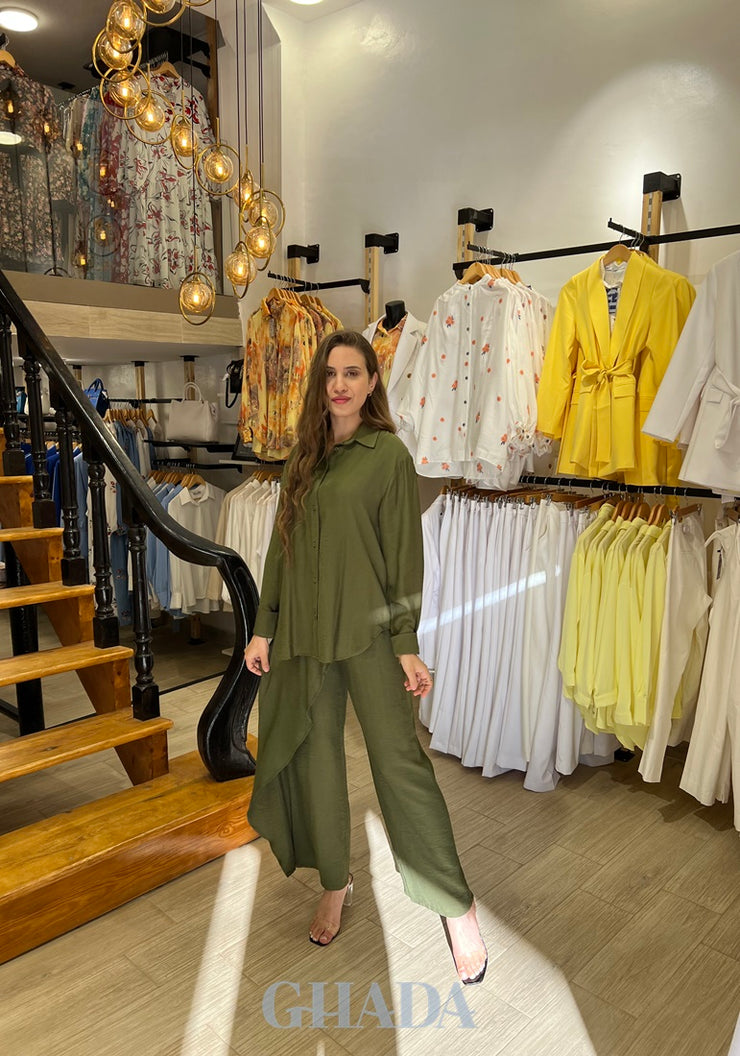 Ensemble chemisier et pantalon en vert kaki