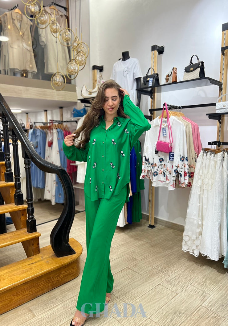 Ensemble chemise brodé & pantalon en vert gazon