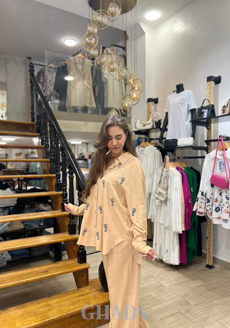 Ensemble chemise brodé & pantalon en beige