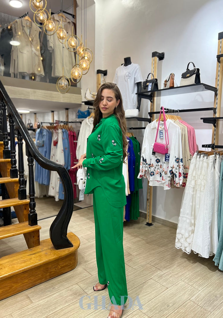 Ensemble chemise brodé & pantalon en vert gazon