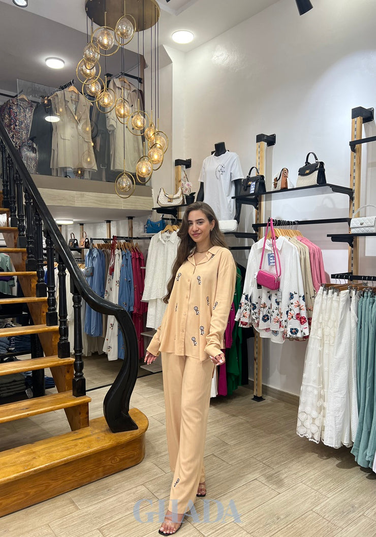 Ensemble chemise brodé & pantalon en beige