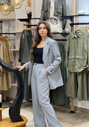 Ensemble blazer - pantalon en gris