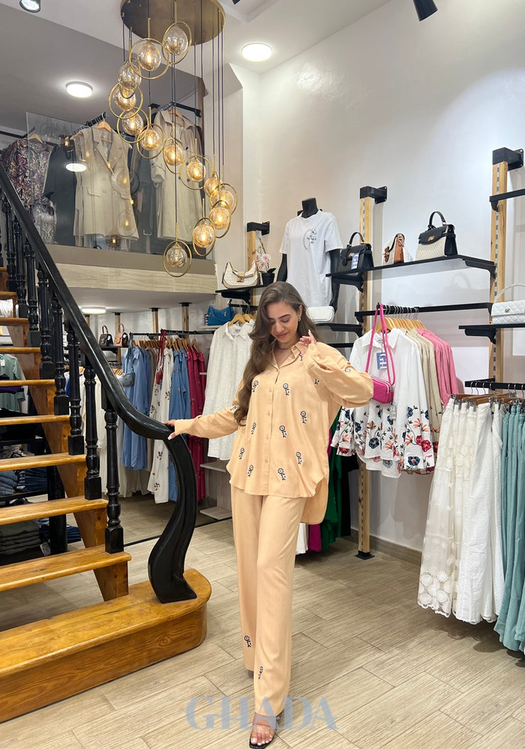 Ensemble chemise brodé & pantalon en beige