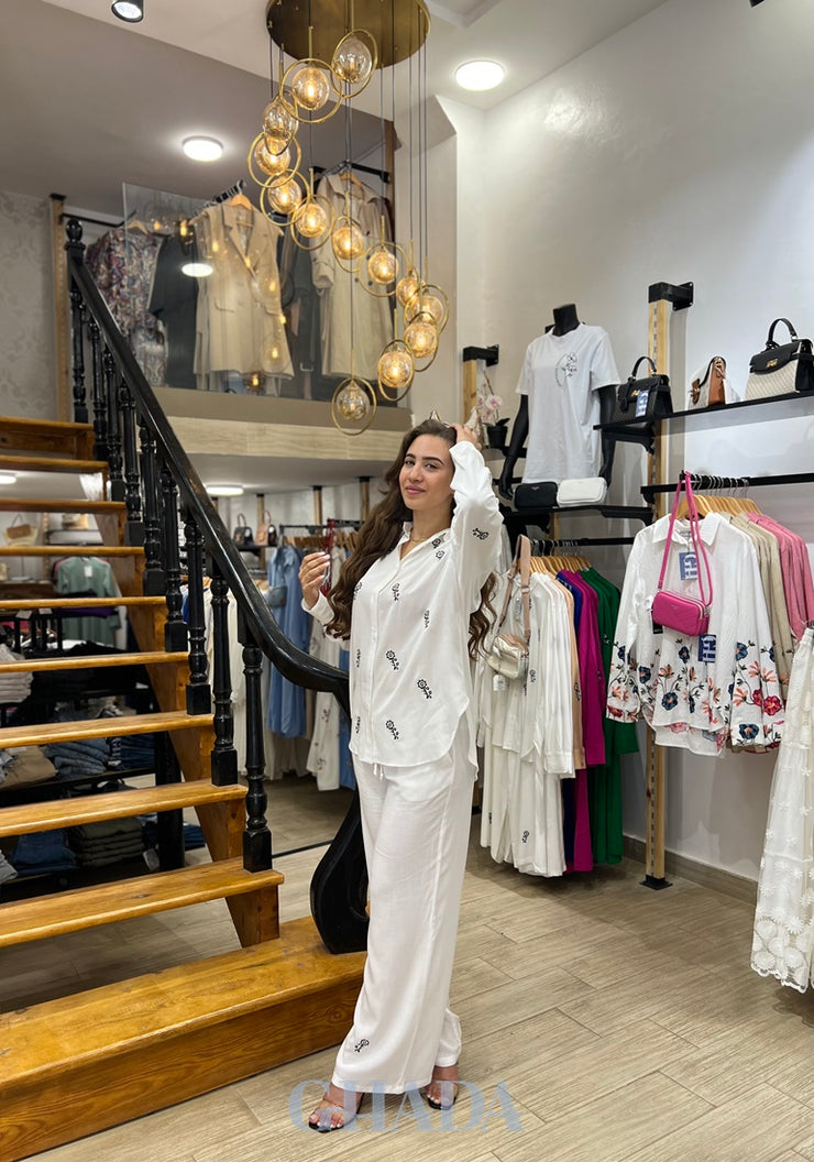 Ensemble chemise brodé & pantalon en blanc