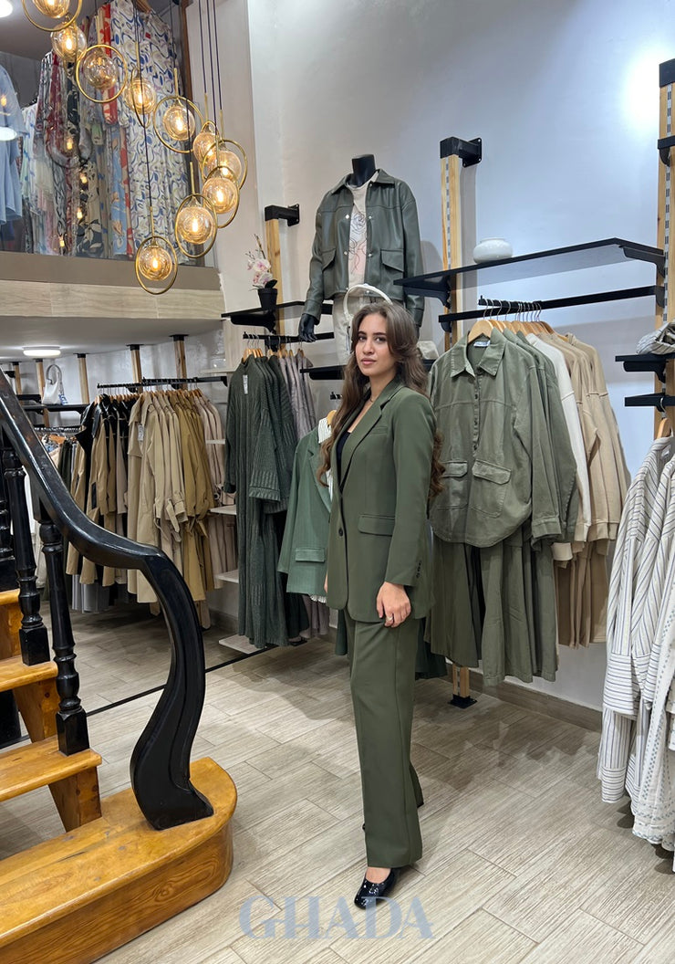 Ensemble blazer - pantalon en vert kaki