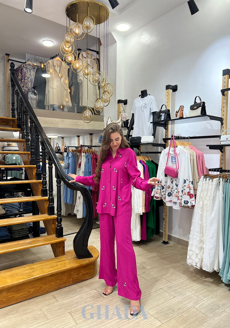Ensemble chemise brodé & pantalon en rose fuchsia