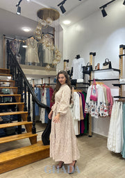 Robe brodé en beige