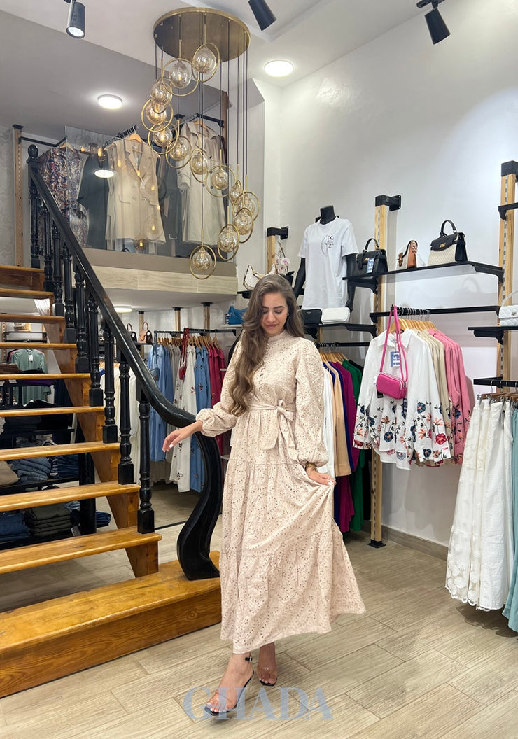 Robe brodé en beige