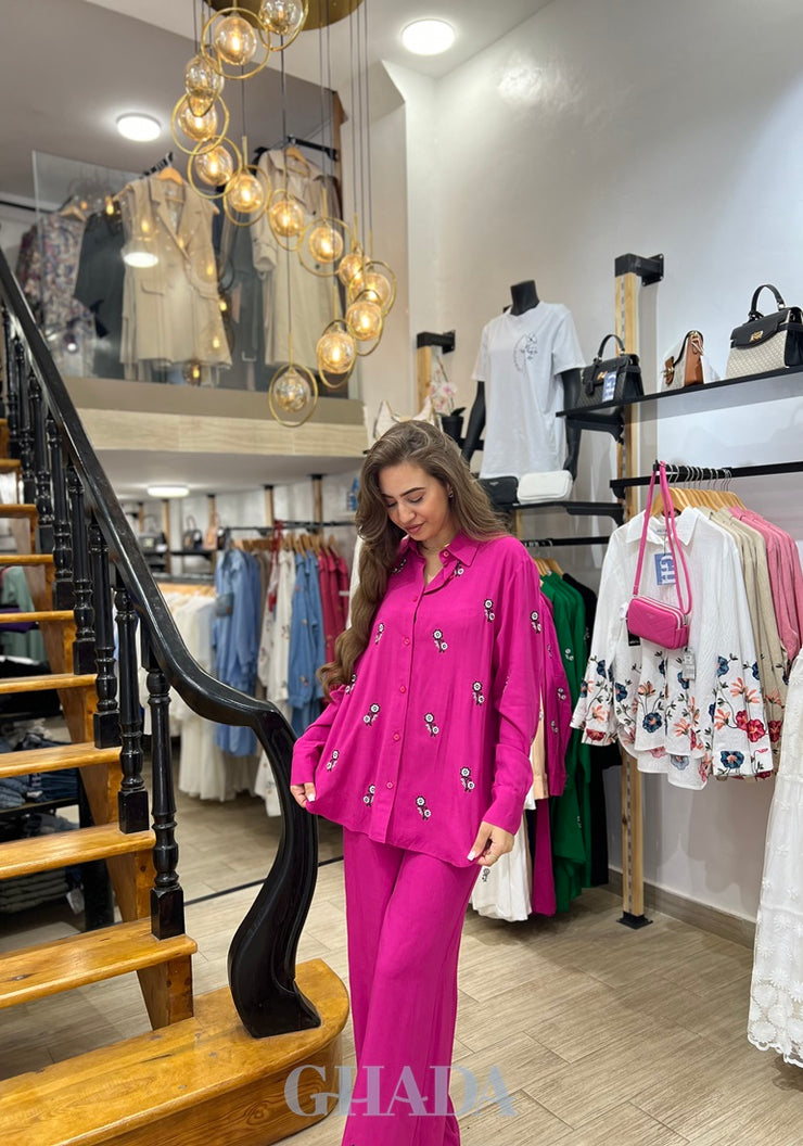 Ensemble chemise brodé & pantalon en rose fuchsia
