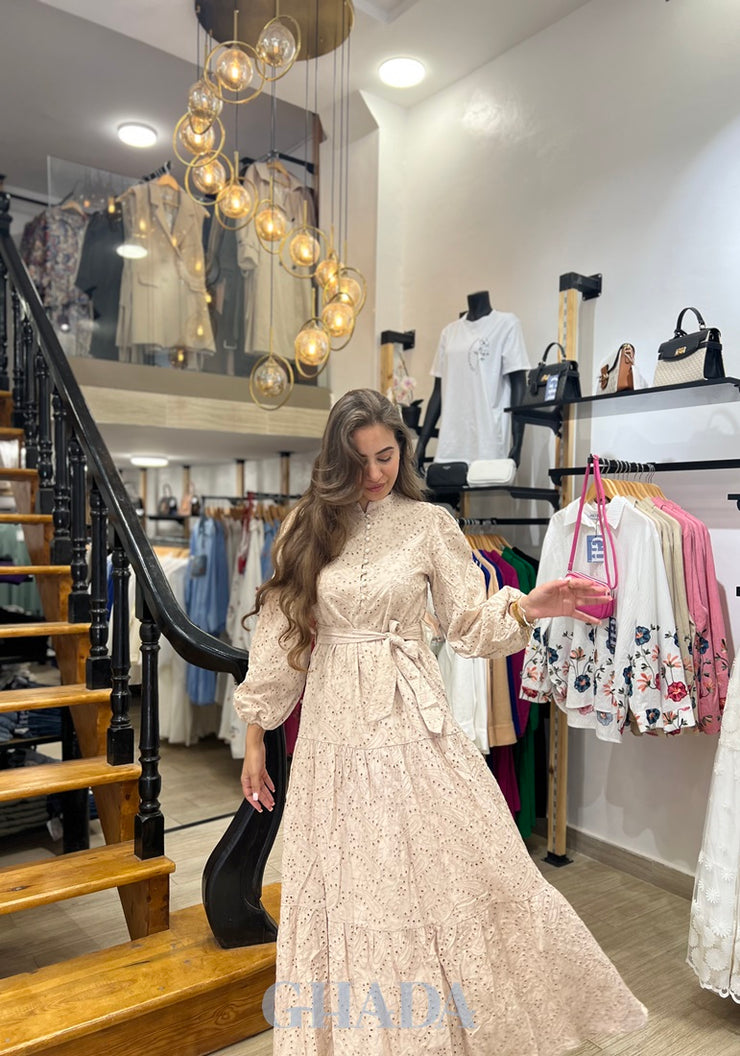 Robe brodé en beige