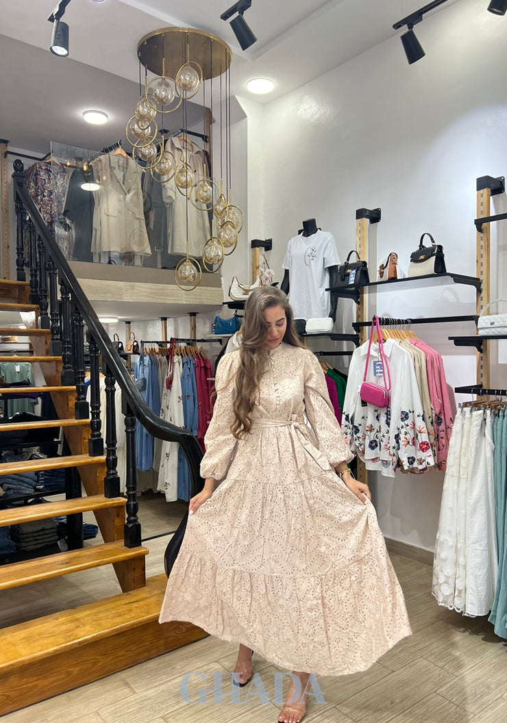 Robe brodé en beige