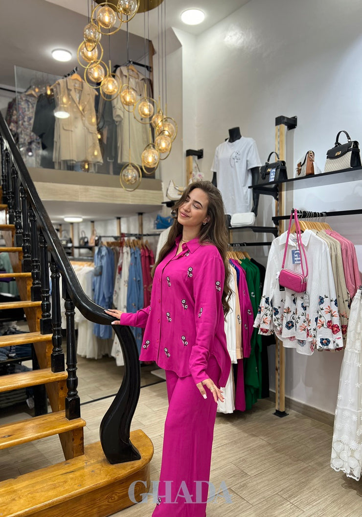 Ensemble chemise brodé & pantalon en rose fuchsia
