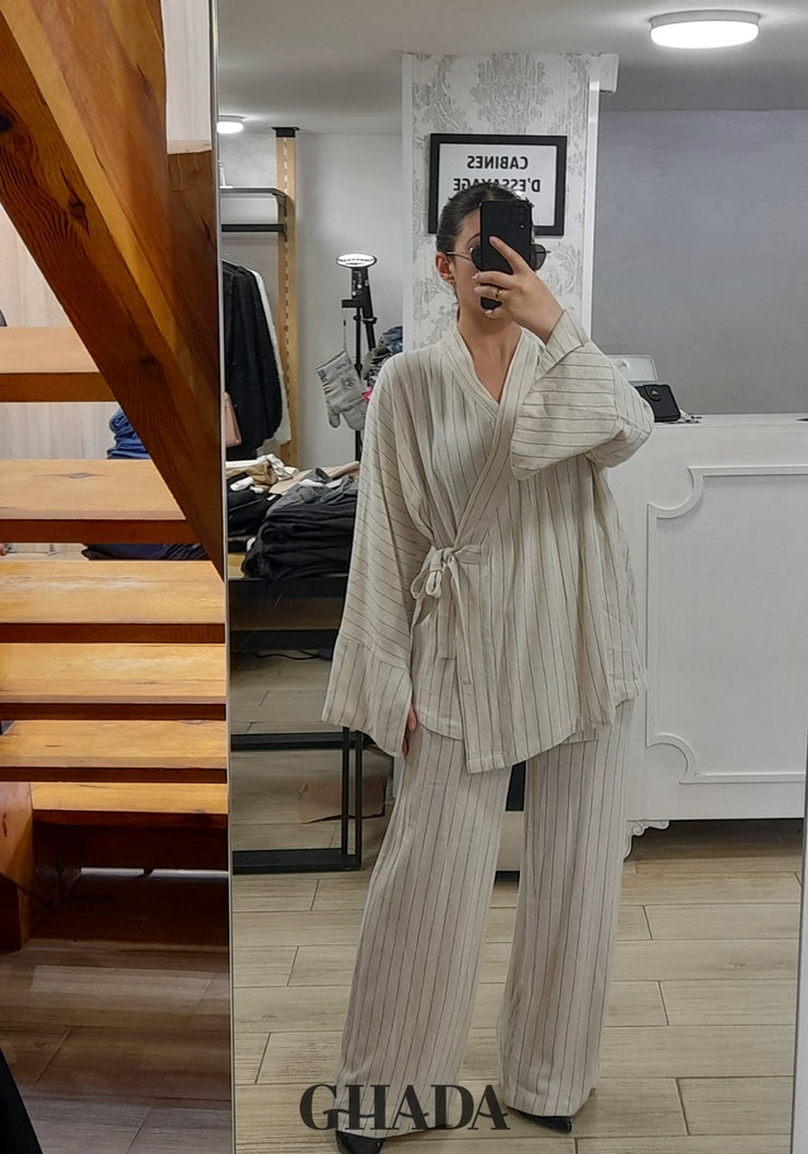 Ensemble en lin à rayures en beige