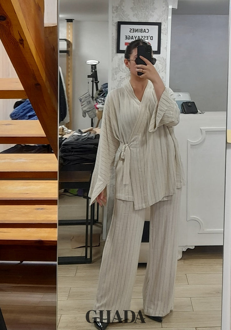 Ensemble en lin à rayures en beige