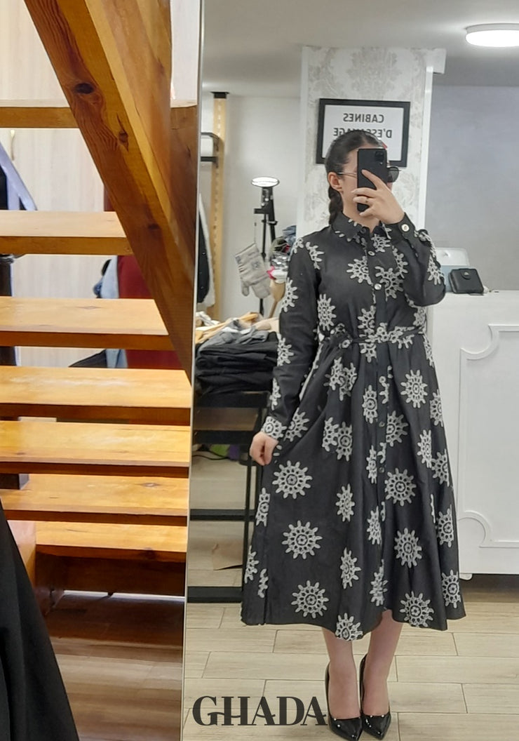 Robe en denim brodée