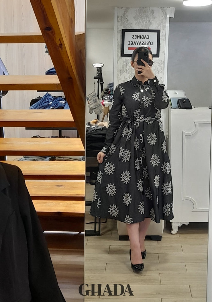 Robe en denim brodée