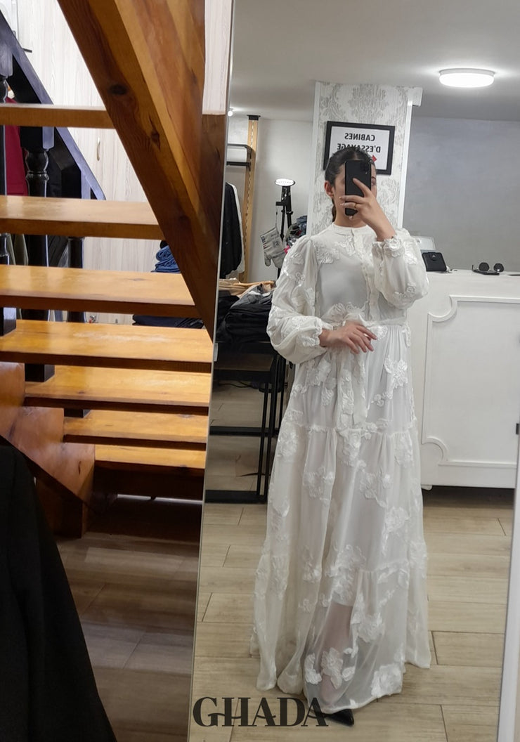 Robe blanche en dentelle