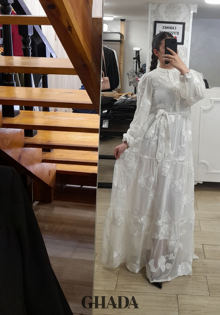 Robe blanche en dentelle