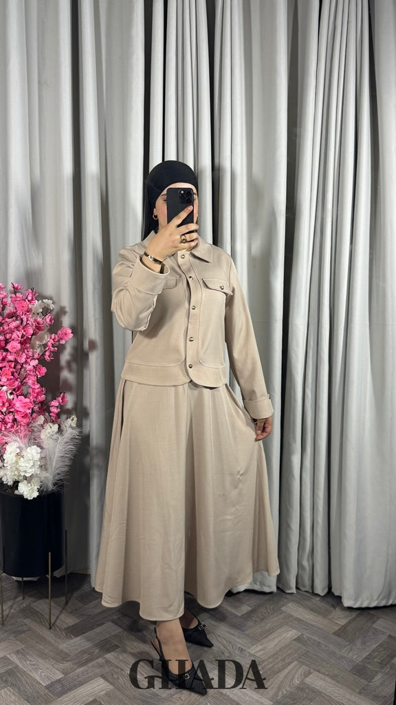 Ensemble veste et jupe en beige