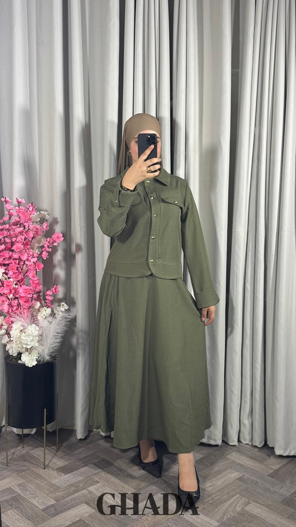Ensemble veste et jupe en vert kaki