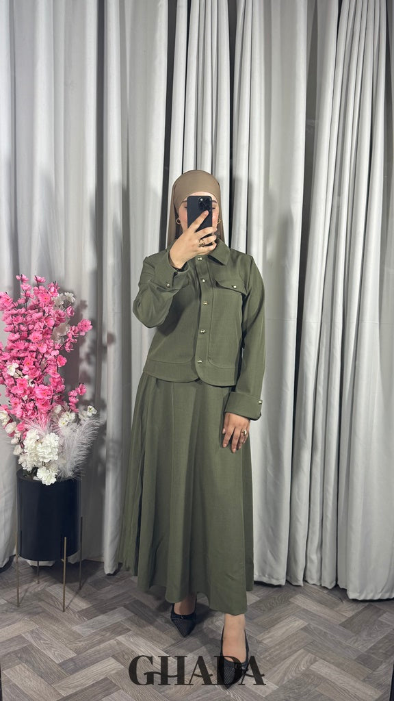 Ensemble veste et jupe en vert kaki