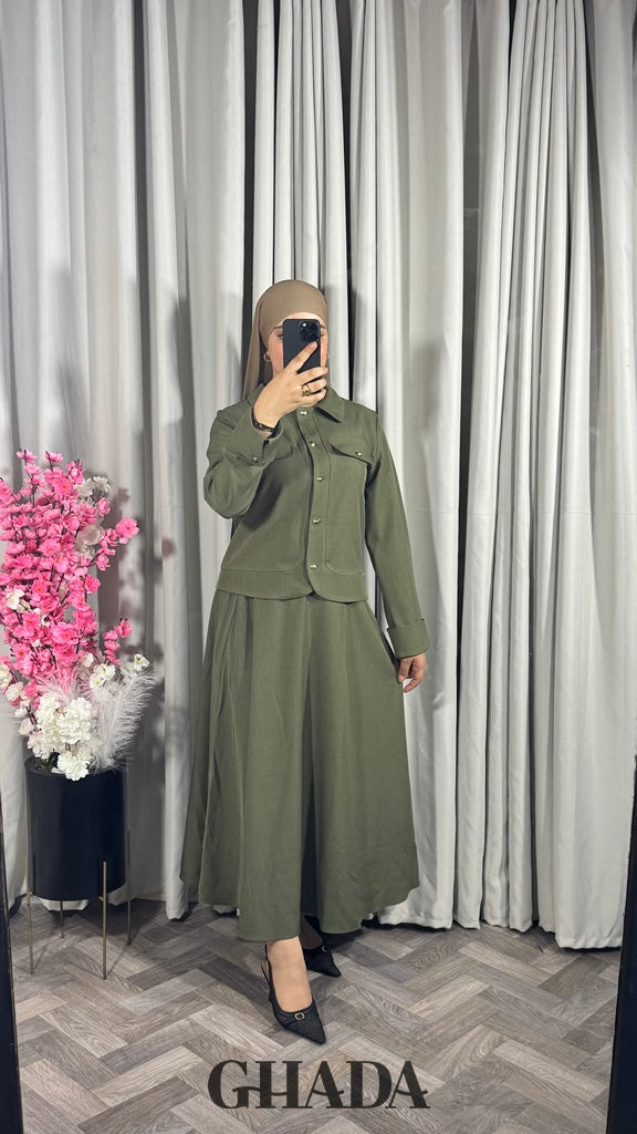 Ensemble veste et jupe en vert kaki