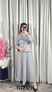 Ensemble veste et jupe en gris
