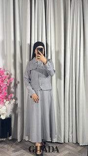 Ensemble veste et jupe en gris