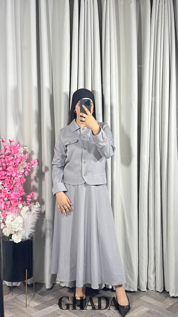Ensemble veste et jupe en gris