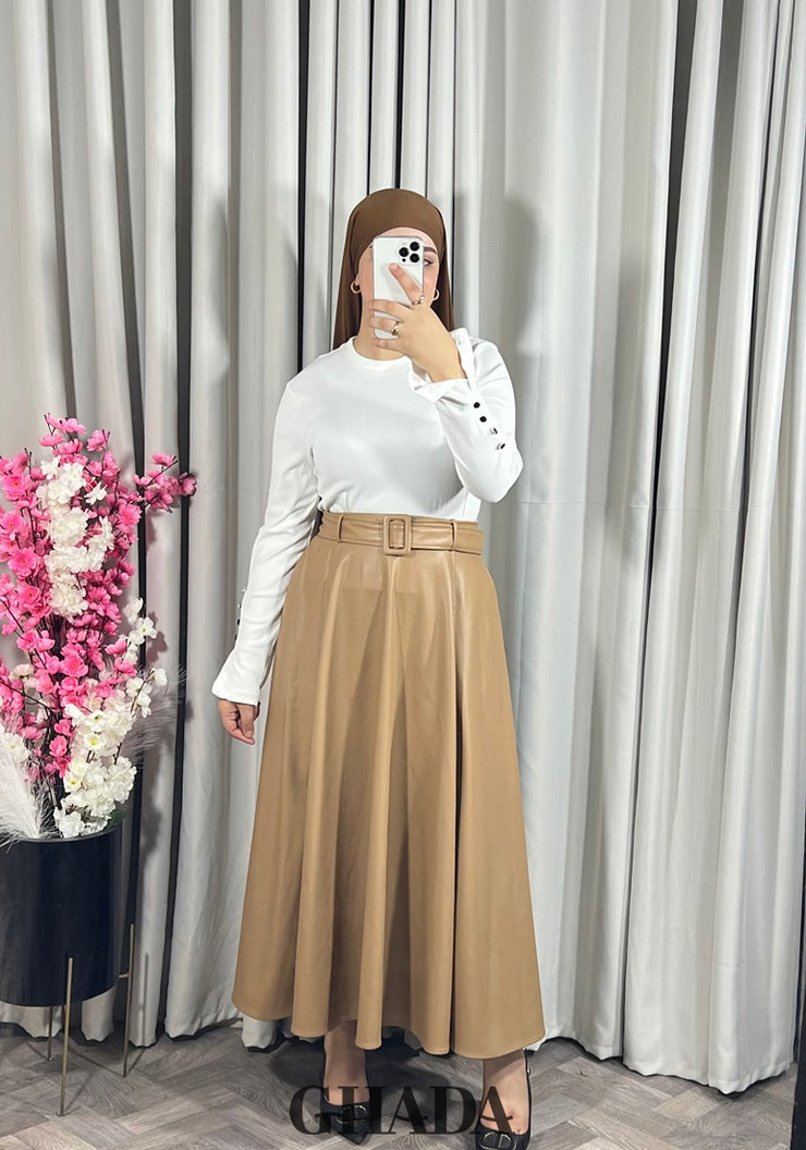 Jupe longue en simili-cuir en beige