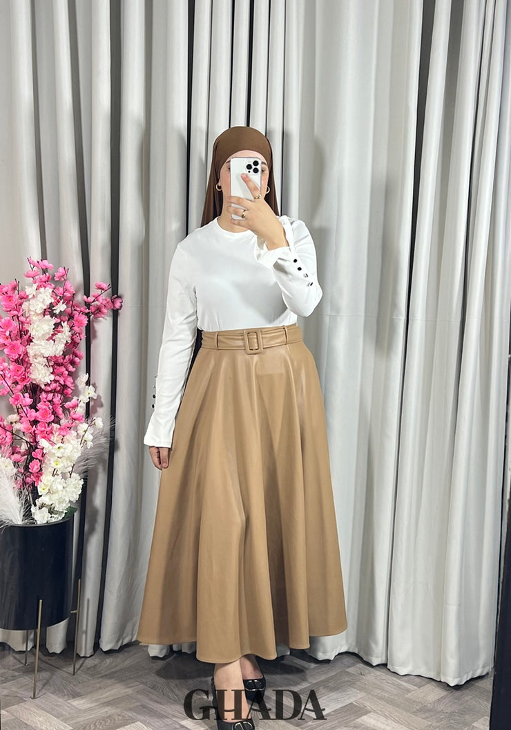 Jupe longue en simili-cuir en beige