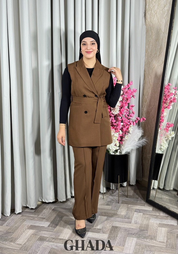 Ensemble gilet et pantalon en marron