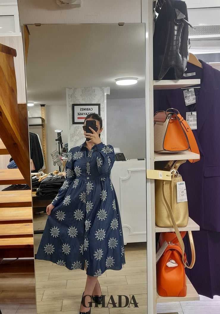 Robe en denim brodée
