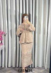 Ensemble en maille avec jupe en beige