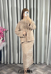 Ensemble en maille avec jupe en beige