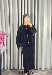 Ensemble en maille avec jupe en marron foncé