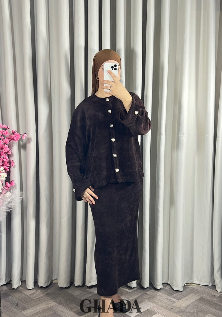 Ensemble en maille avec jupe en marron foncé