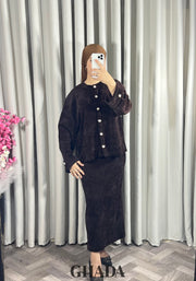 Ensemble en maille avec jupe en marron foncé