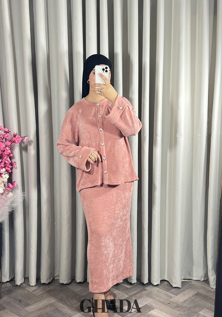 Ensemble en maille avec jupe en rose