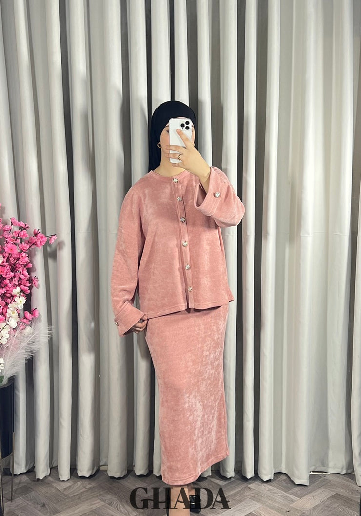 Ensemble en maille avec jupe en rose