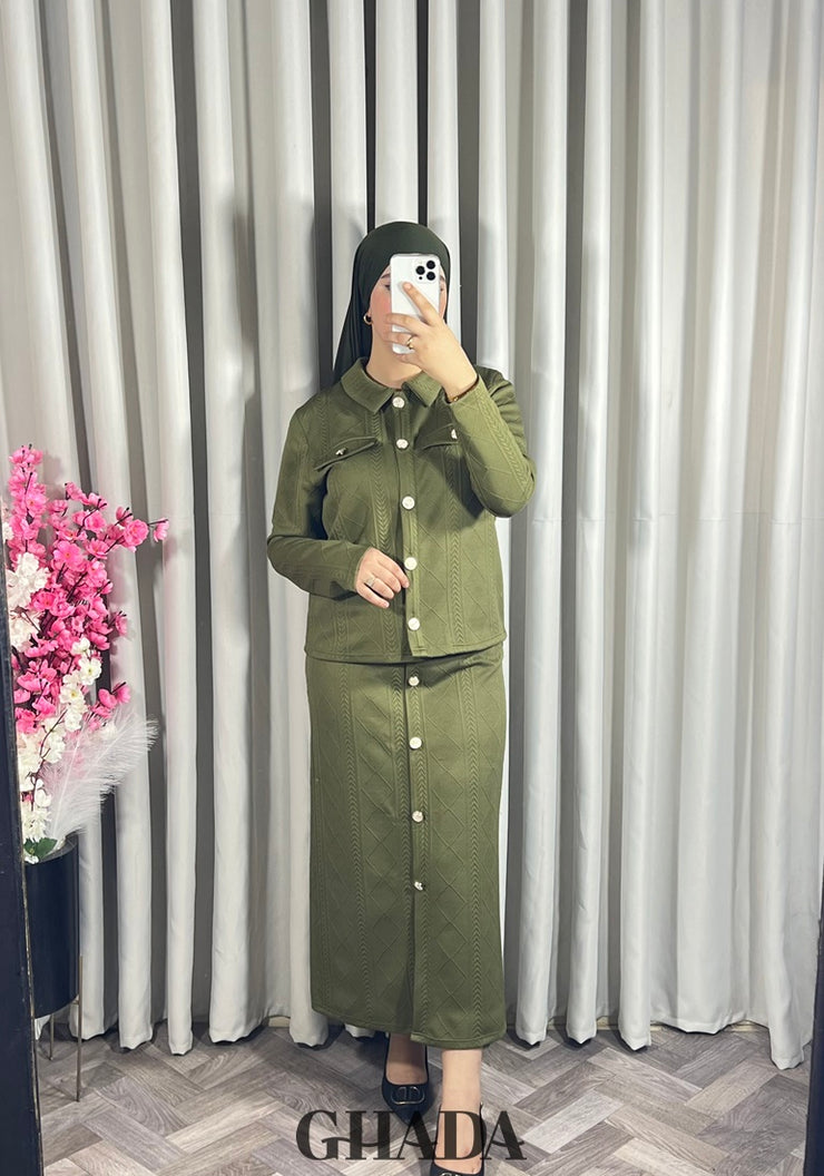 Ensemble en maille en vert kaki