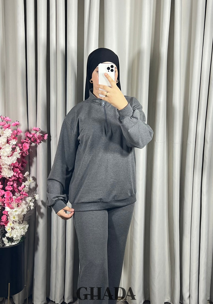 Ensemble survêtement en gris