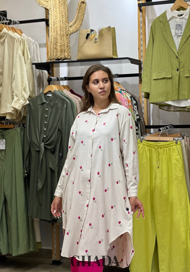 Chemise longue en lin fleurie