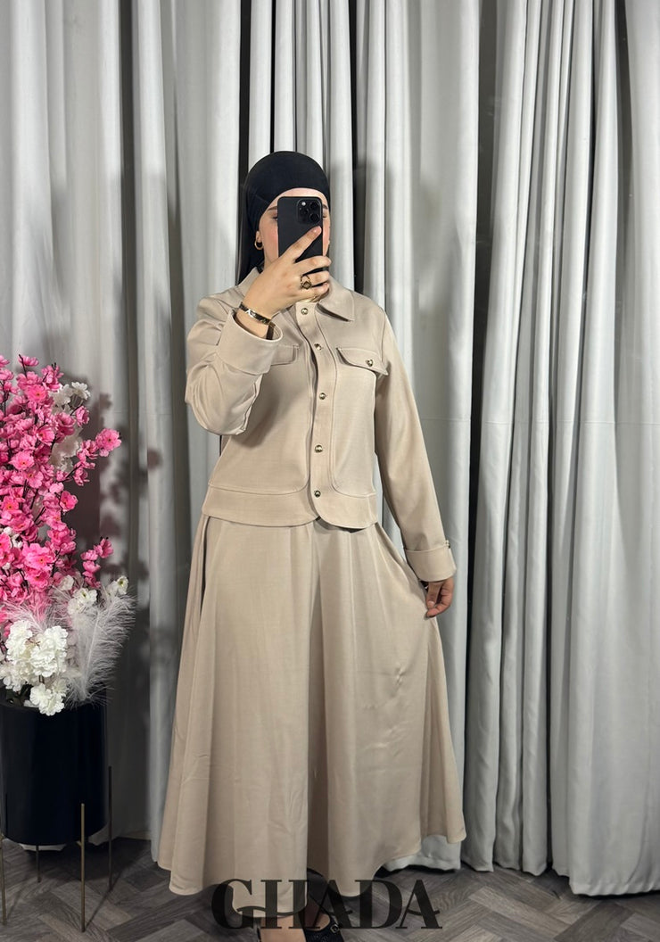 Ensemble veste et jupe en beige