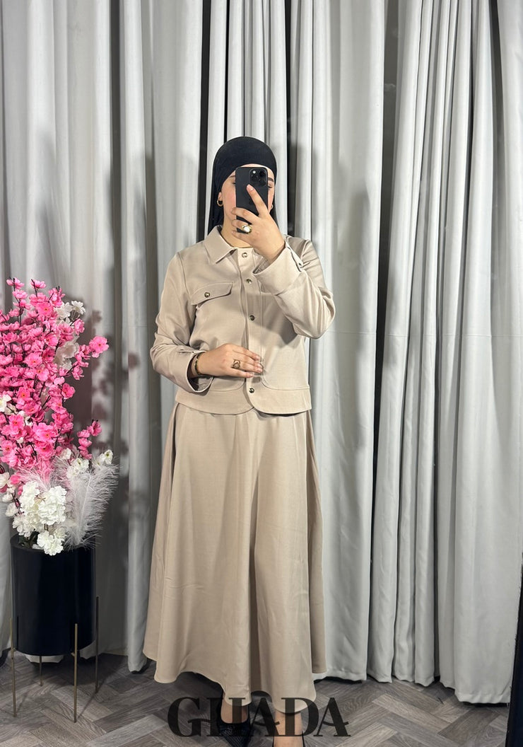 Ensemble veste et jupe en beige